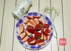 草莓奶昔的做法图解2