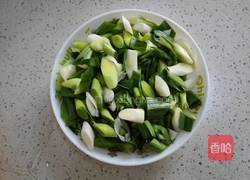 青蒜炒鸡蛋的做法图解1