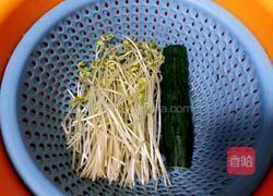 黄豆芽黄瓜炒饭的做法图解2