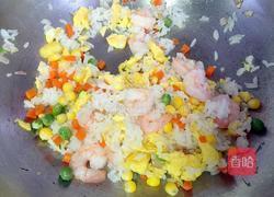 虾仁五彩炒饭的做法图解9