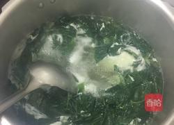 枸杞叶瘦肉咸蛋汤的做法图解4