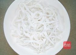 炒河粉的做法图解1