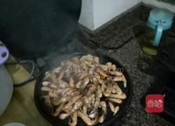 油焖小河虾的做法图解2