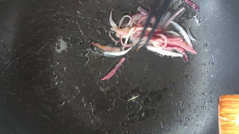 洋葱微焦捞出