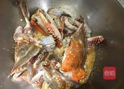 香煎梭子蟹的做法图解3