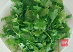 拌香芹叶的做法图解1