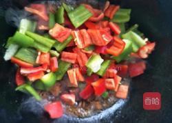 双色椒炒肉丁的做法图解5