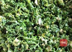 荠菜胡萝卜肉水饺的做法图解3