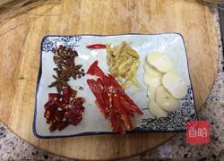 猪肉炖粉条的做法图解3