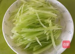 凉拌莴笋的做法图解2