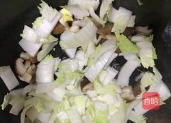 大白菜炒香菇的做法图解4