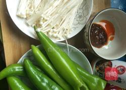 油焖尖椒金针菇的做法图解1