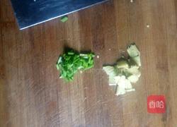 蒜苔炒腊肉的做法图解5