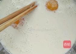 豆沙面包的做法图解2