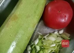 西红柿炒西葫芦的做法图解1