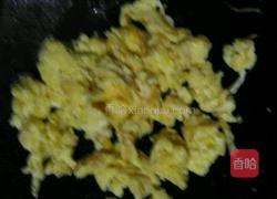 香菜炒鸡蛋的做法图解4