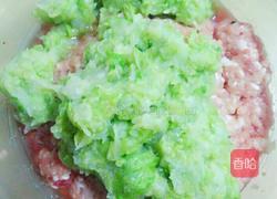 虾仁猪肉饺的做法图解2