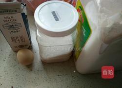 鸡蛋牛奶薄饼的做法图解1