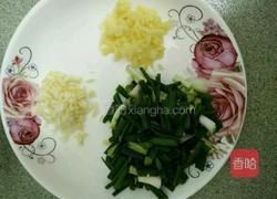 腊肉炒蒜苔的做法图解3