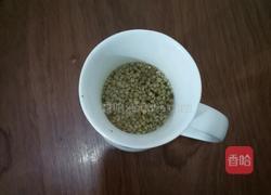 大麦十牛奶的做法图解1