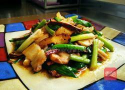 五花肉香干炒青蒜的做法图解8