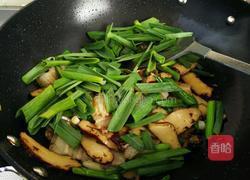 五花肉香干炒青蒜的做法图解6