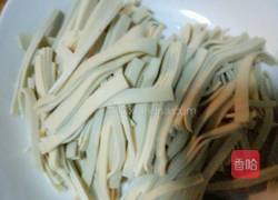 甘蓝炒豆片的做法图解2