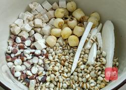 茯苓茨实山药莲子脊骨汤的做法图解1