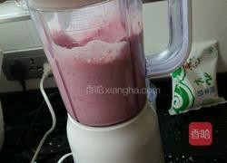 草莓奶昔的做法图解3
