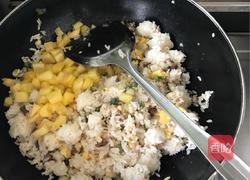菠萝炒饭的做法图解4