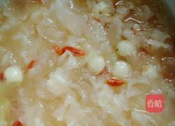 银耳莲子羹的做法图解6