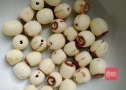 银耳莲子羹的做法图解3