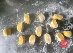  南瓜荷花馒头的做法图解6
