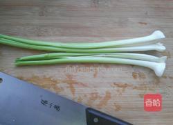 蒜苗炒豆皮的做法图解1