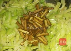 西芹炒腐干的做法图解4