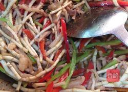 鱼腥草炒肉丝的做法图解7