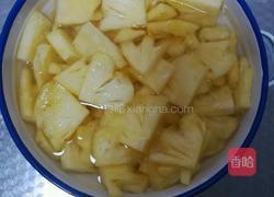 菠萝咕咾肉的做法图解1