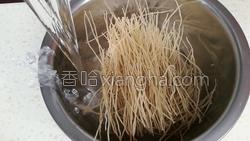 牛肉丸子汤的做法图解1