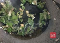 蒜苗抄鹅蛋的做法图解5