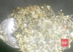 香辣酸菜炒肥肠的做法图解10