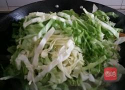 绿甘蓝炒粉条的做法图解6