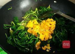 菠菜炒鸡蛋的做法图解7