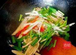 韭菜炒莲菜的做法图解4