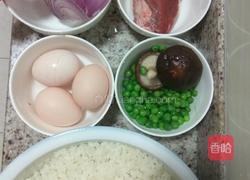 五彩炒饭的做法图解1