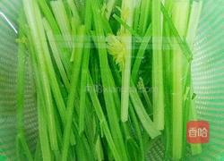 馄饨馅之芹菜鲜肉的做法图解3