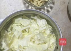 酸辣包菜的做法图解1