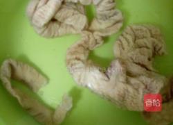 肥肠煲的做法图解1