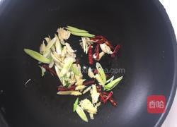 榛蘑尖椒肉丝的做法图解5