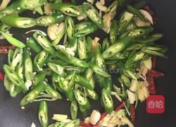 榛蘑尖椒肉丝的做法图解6