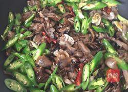 榛蘑尖椒肉丝的做法图解7